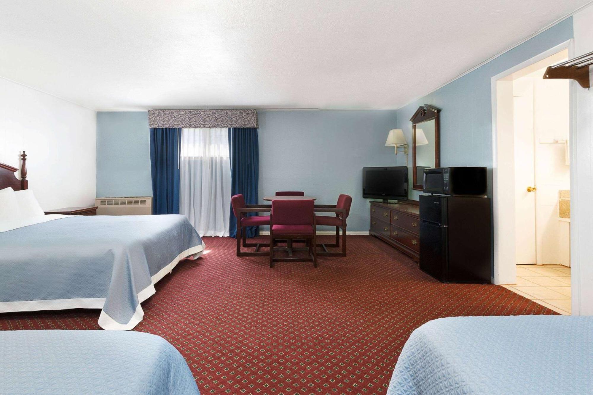 Travelodge By Wyndham Las Vegas Nm Esterno foto