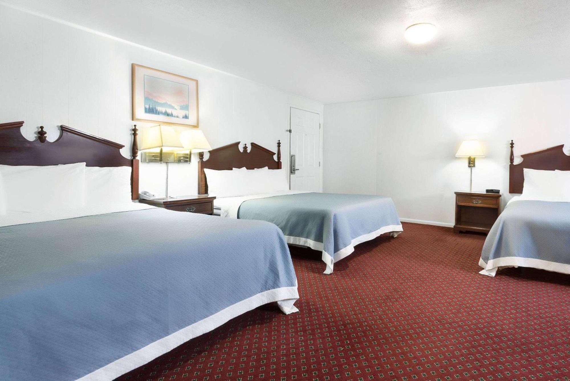 Travelodge By Wyndham Las Vegas Nm Esterno foto
